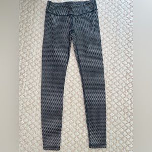 IVVIVA/LULULEMON LEGGINGS BLACK AND GRAY KIDS SIZE 10
